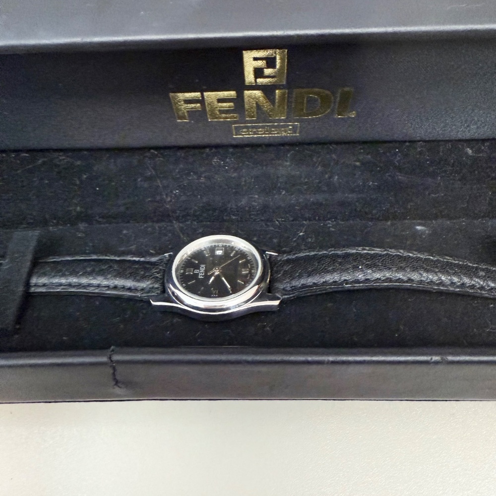 ✨ Vintage Fendi 210L Stainless Steel Watch – Excellent Condition! ✨ - Picture 11 of 11